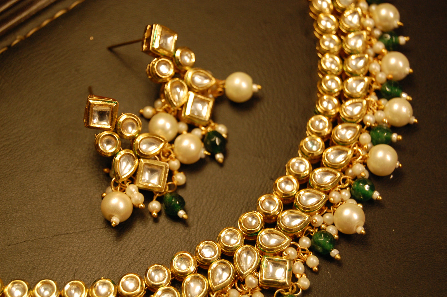 ELEGANT KUNDAN & GREEN SET
