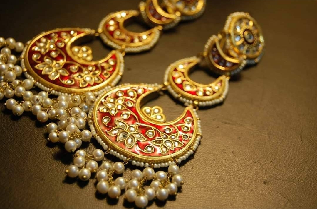 LONG KUNDAN & RED MEENA EARRINGS