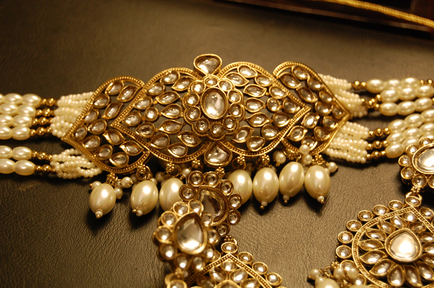 KUNDAN CHOKER SET