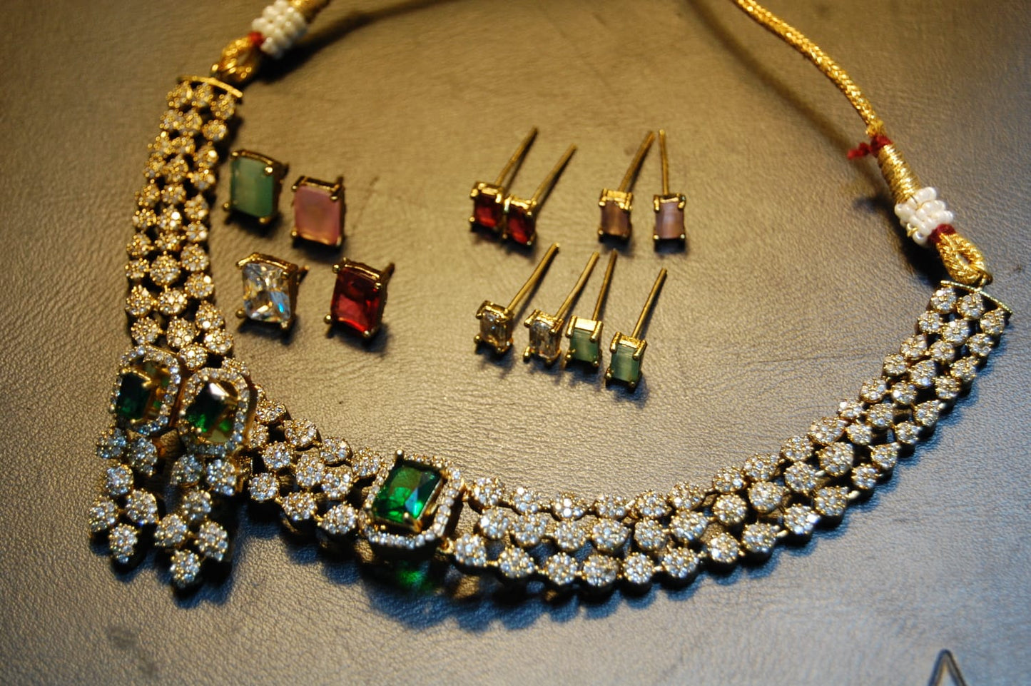 CHANGEABLE EARRINGS & NECKLACE SET