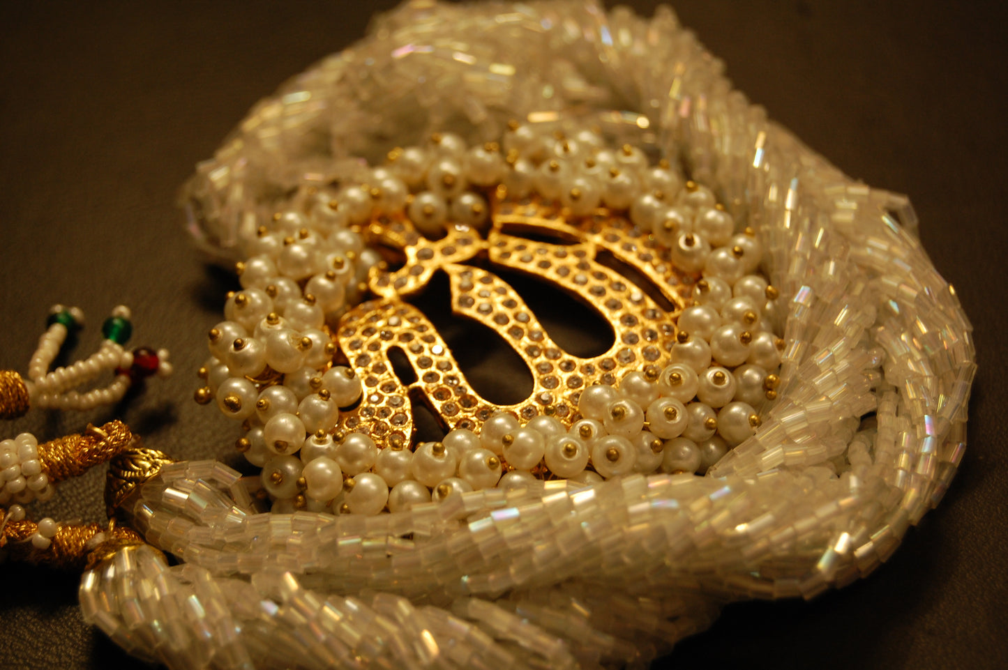 CALLIGRAPHIC PENDENT IN PINK MALA