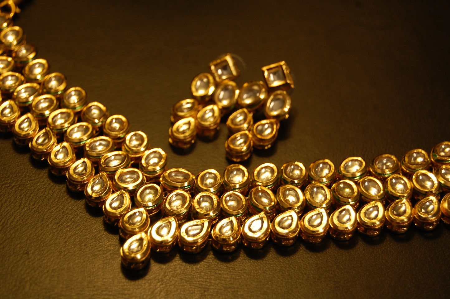 KUNDAN GULUBAND SET