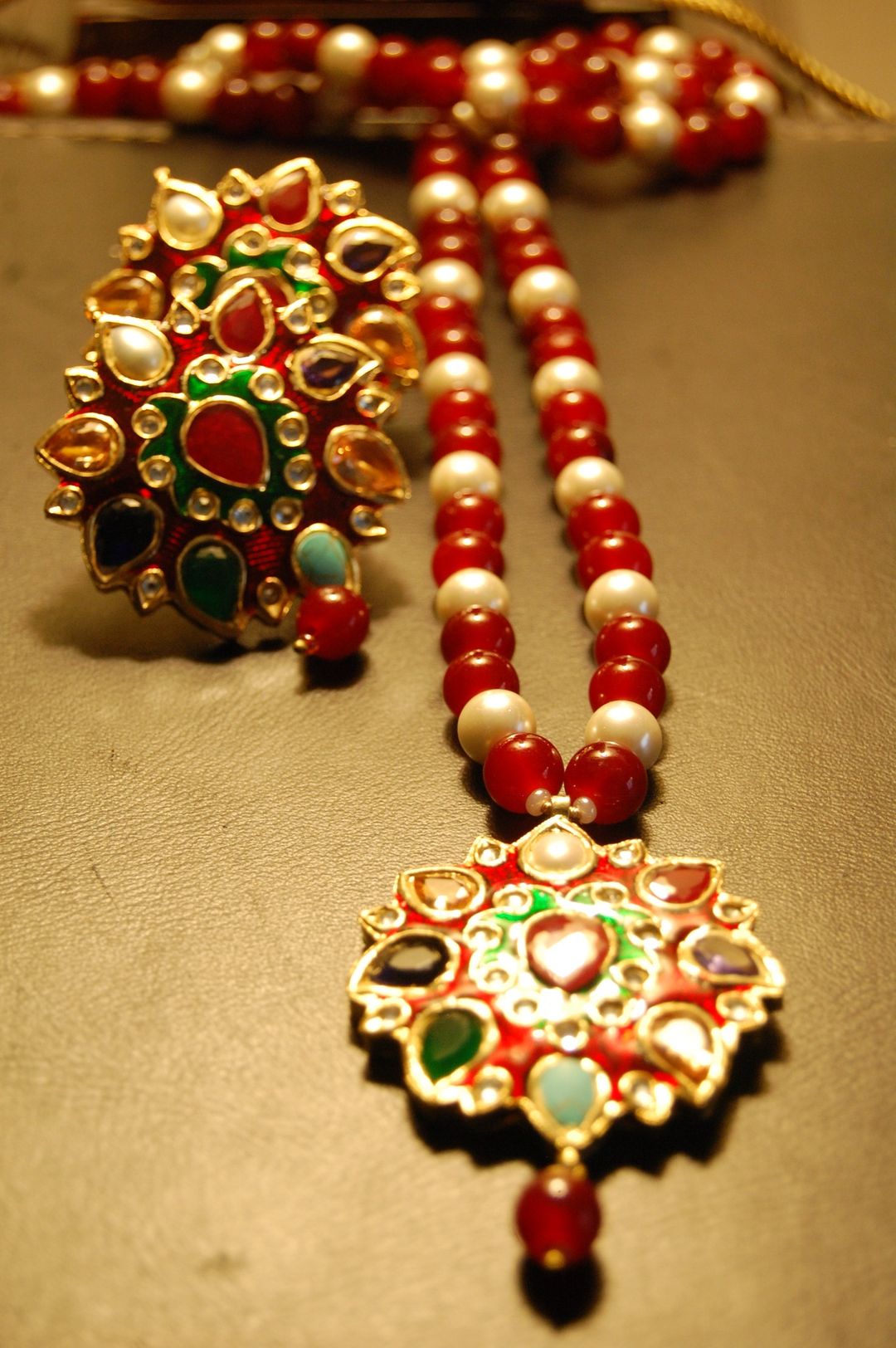 MULTI STONED PENDENT SET