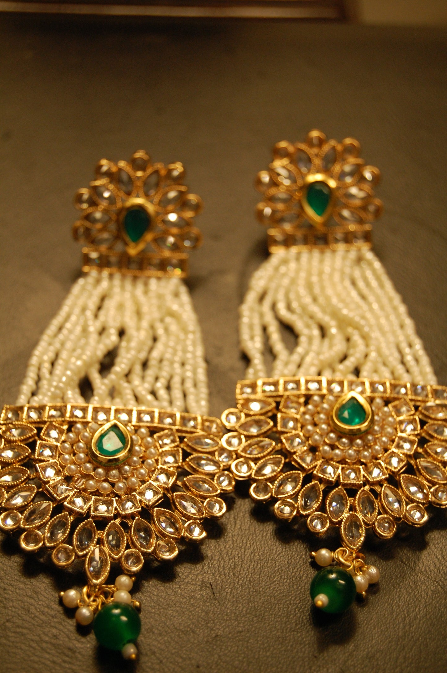 JHOOMAR STYLE EARRINGS IN KUNDAN, PEARLS & GREEN