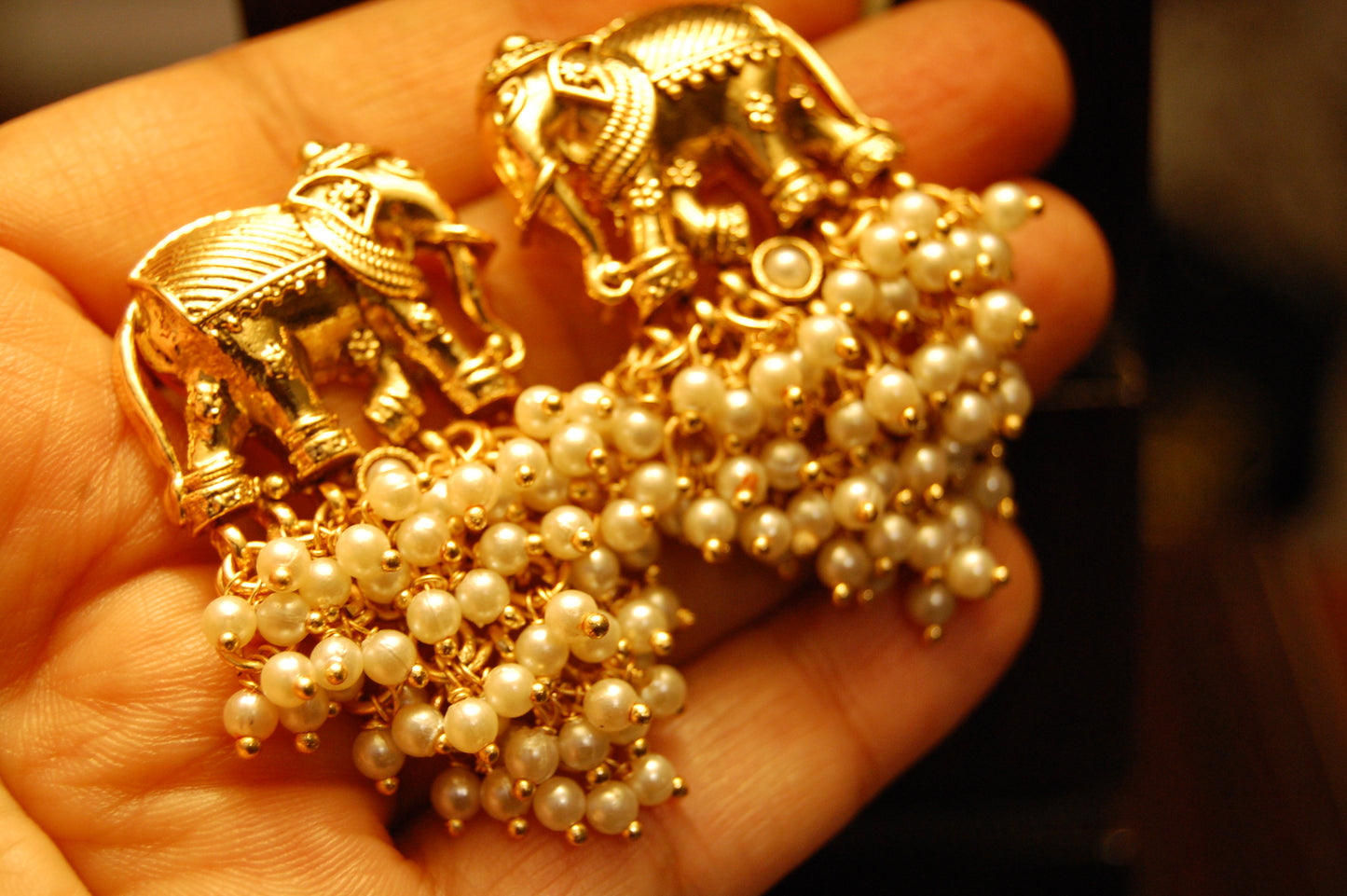 ELEPHANT PEARL EARRINGS