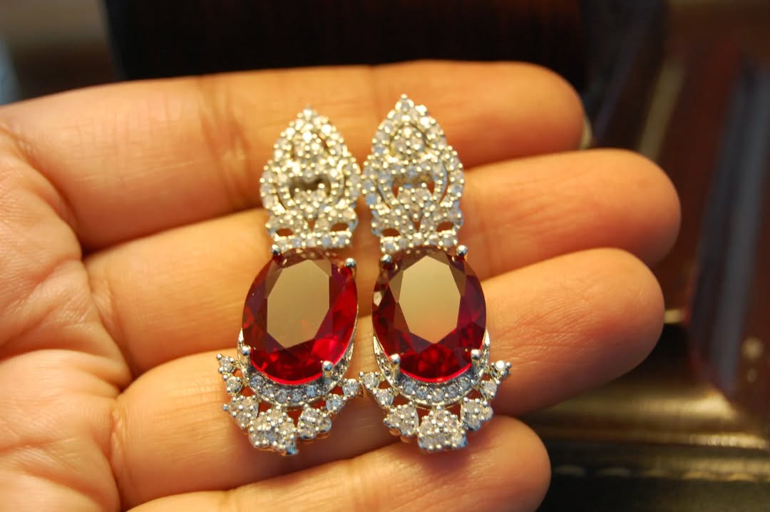 RED ZIRCON EARRINGS