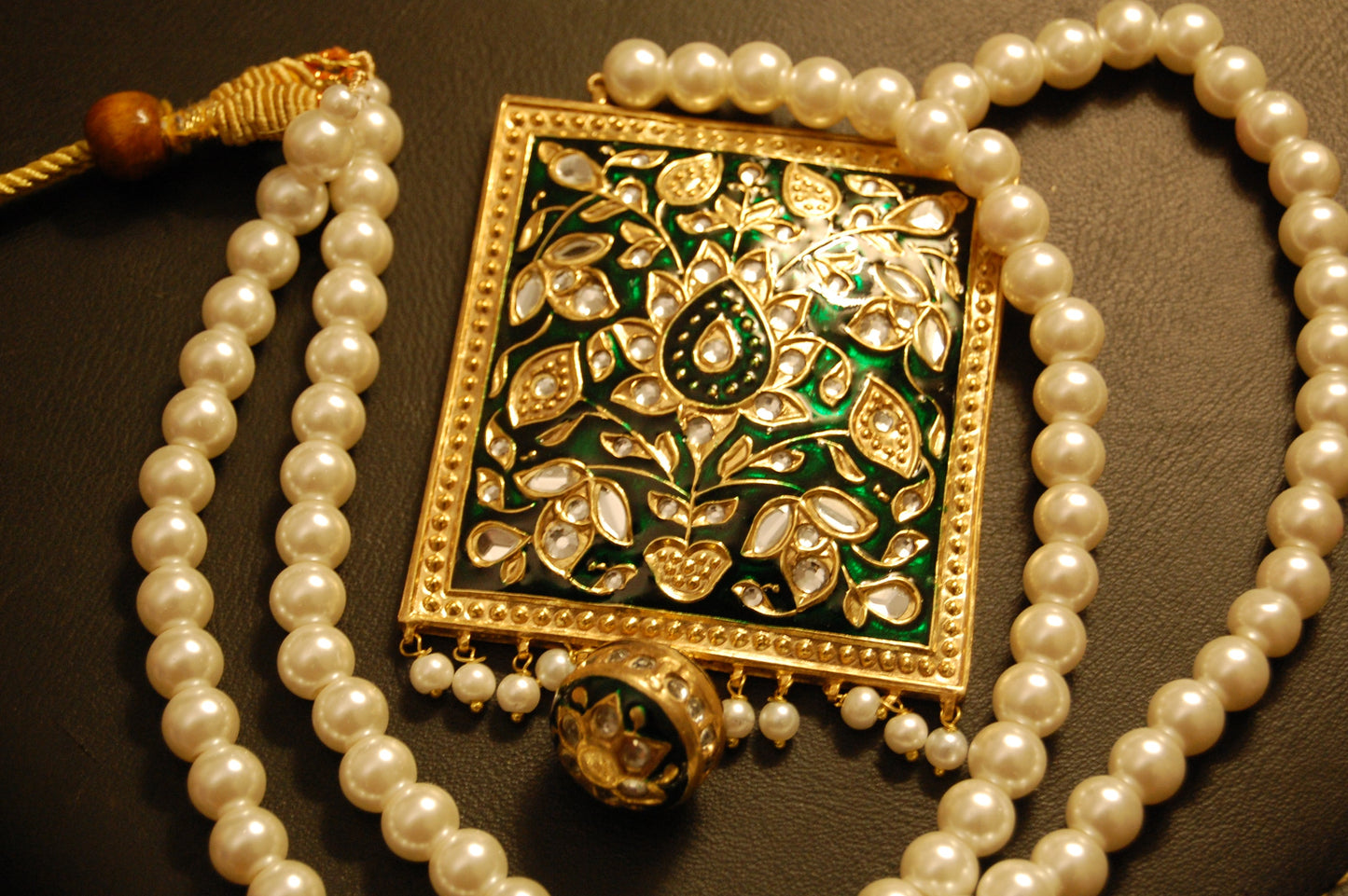 GREEN KUNDAN & MEENA MALA