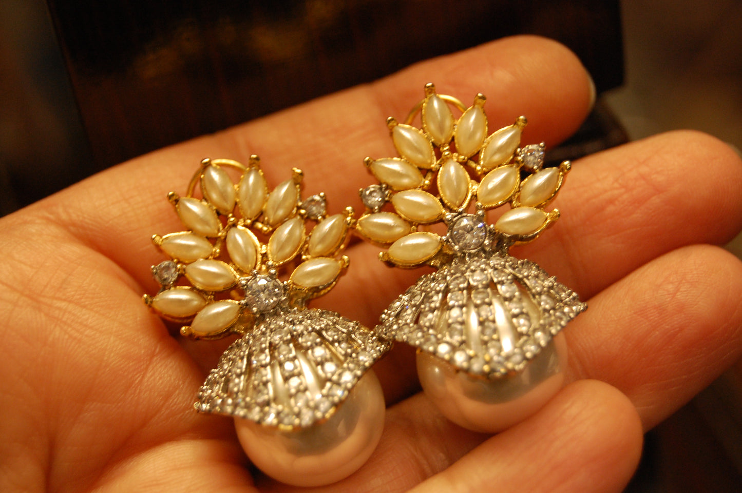 ZIRCON & PEARL EARRINGS