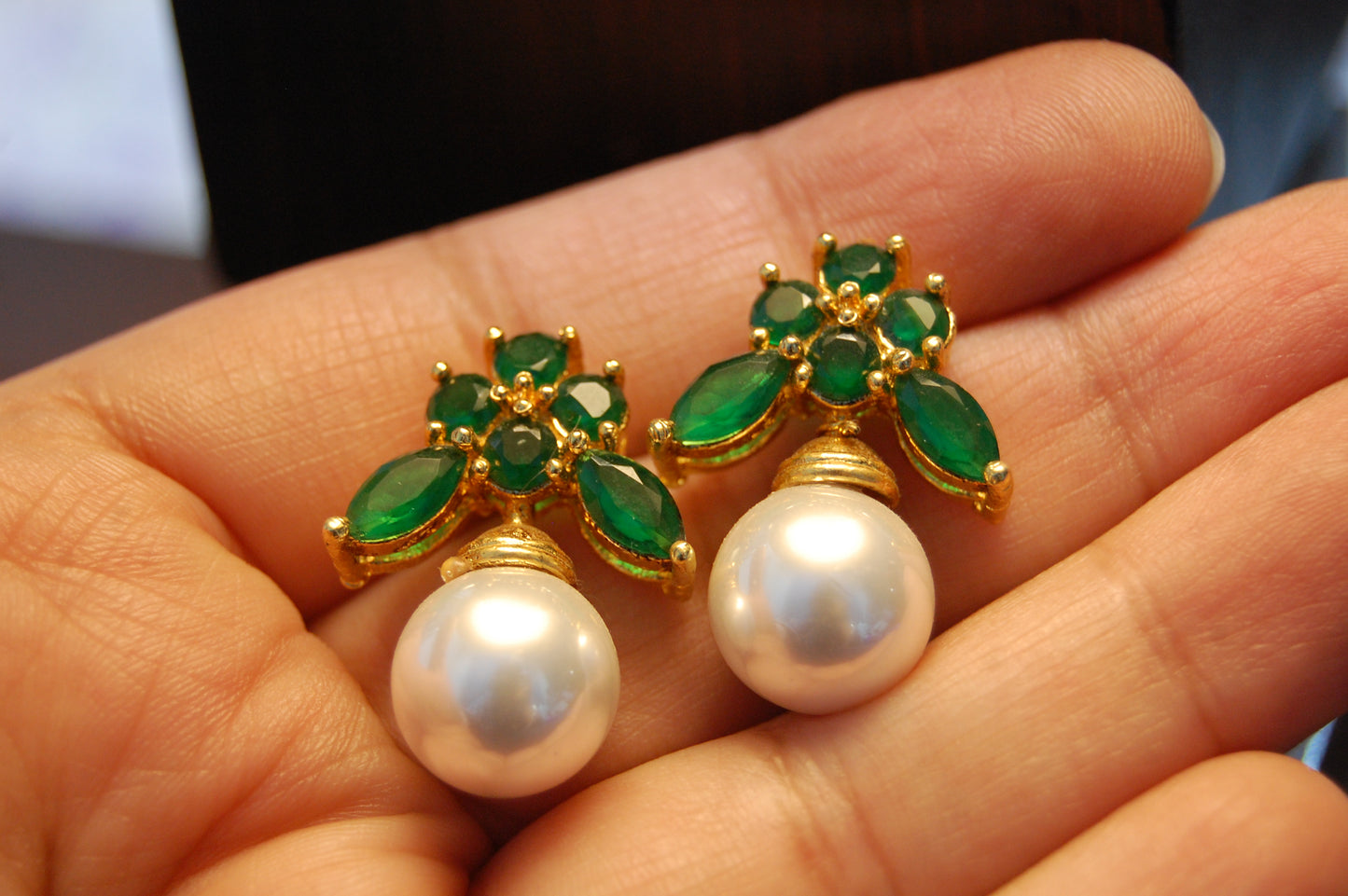 PEARL & GREEN EARRINGS