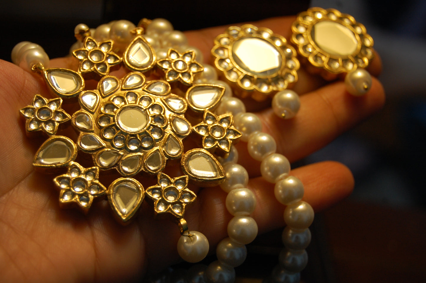 KUNDAN & PEARL MALA SET