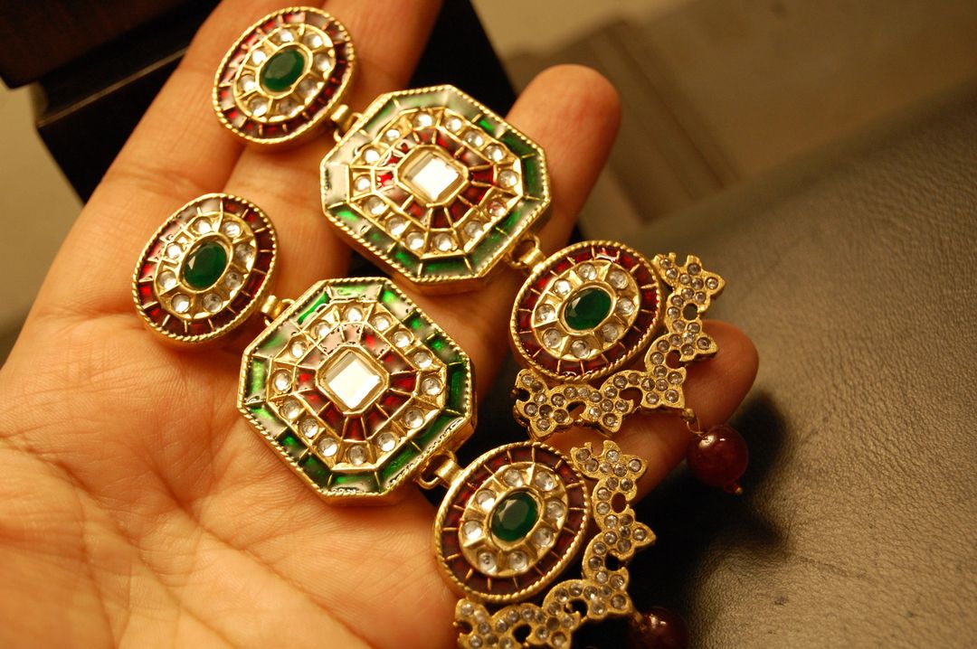 TRADITIONAL MEENA & KUNDAN MALA SET IN RED & GREEN