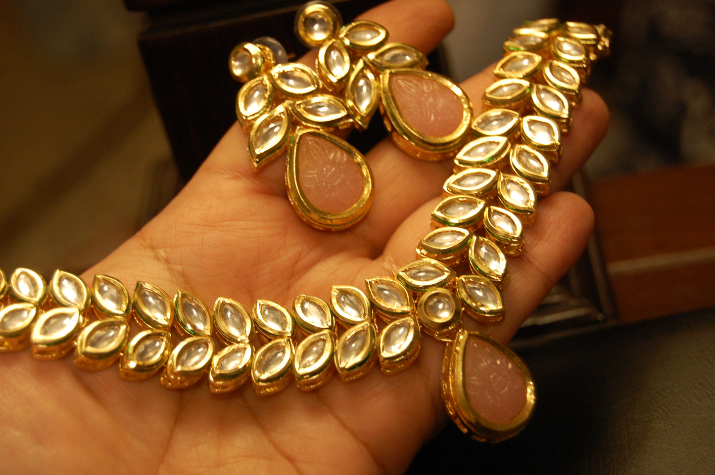ELEGANT KUNDAN SET