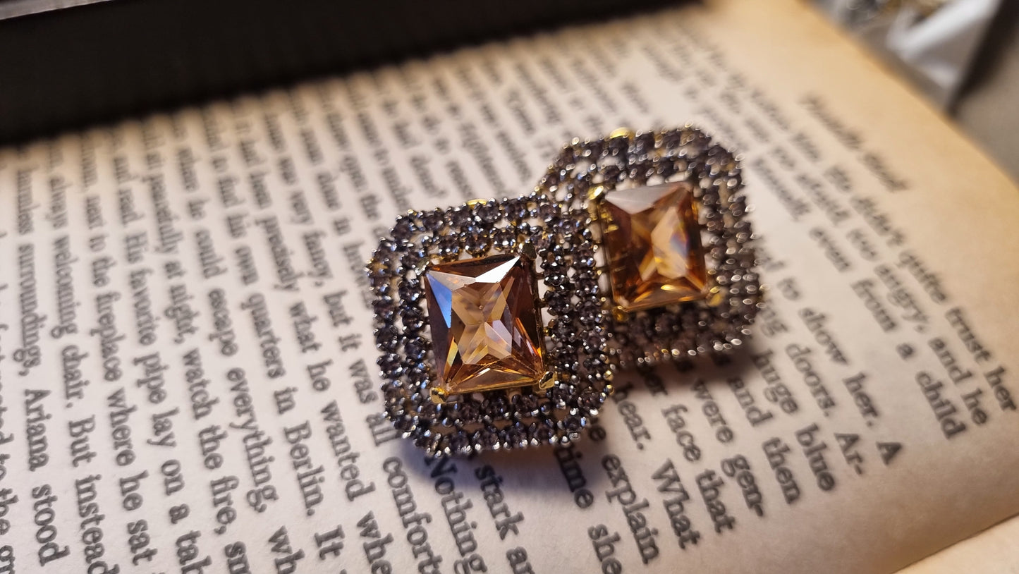 CHAMPAGNE SQUARE EARRINGS