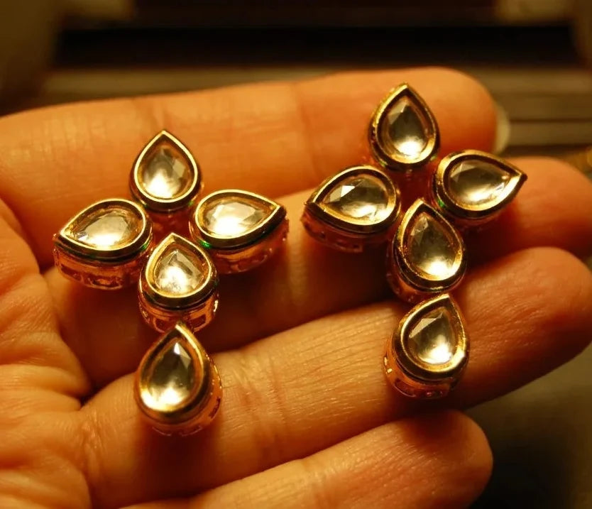 DELICATE KUNDAN SET