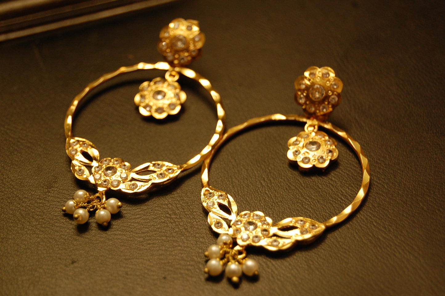 TRADITIONAL BALAS IN ZIRCONS