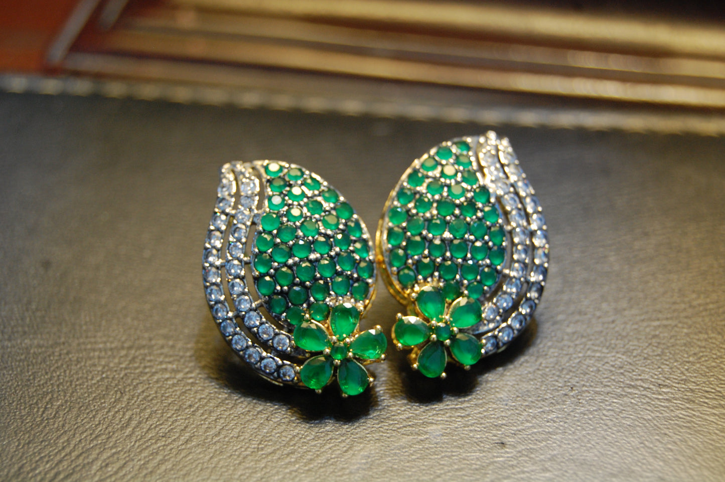GREEN ZIRCON EARRINGS