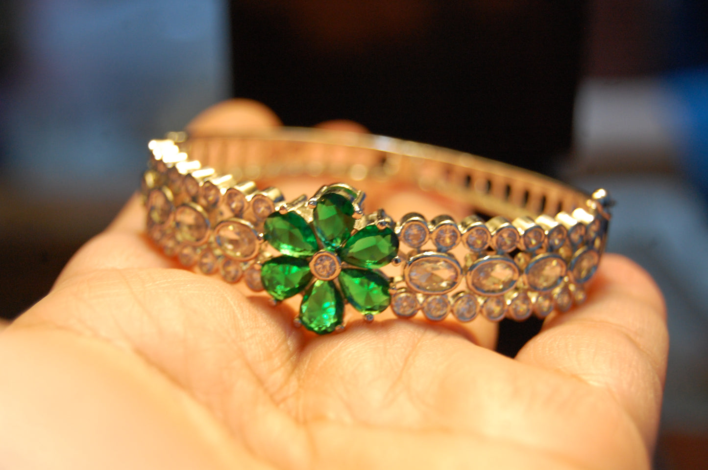 GREEN ZIRCON KARA