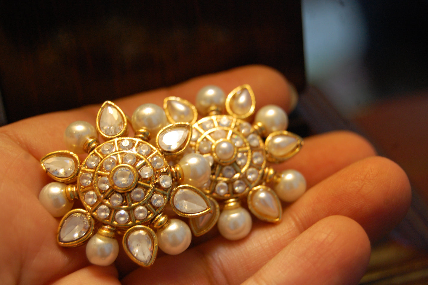 ZIRCON WITH PEARLS EARRINGS