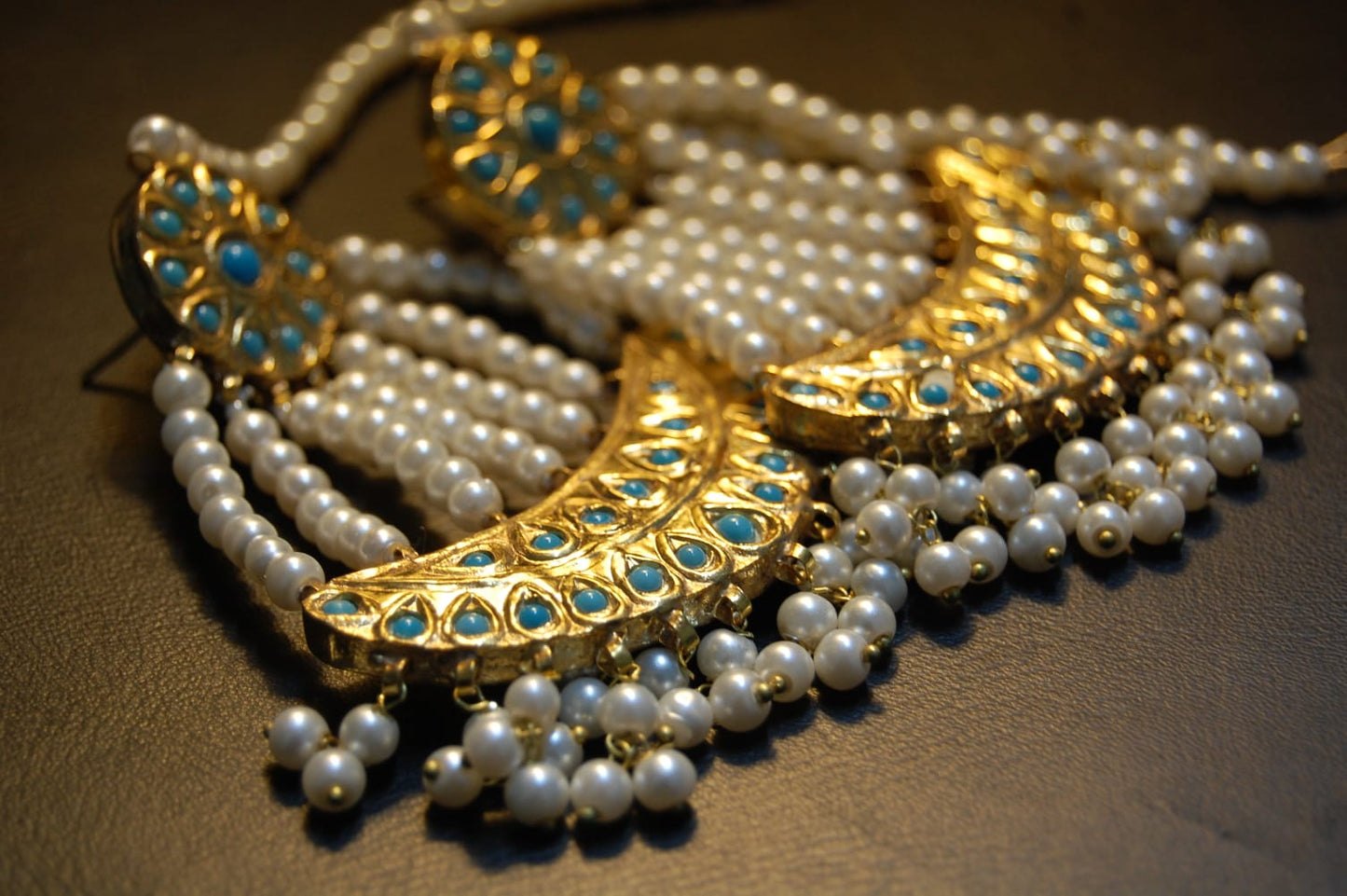 JHOOMAR STYLE EARRINGS IN PEARLS & FEROZA