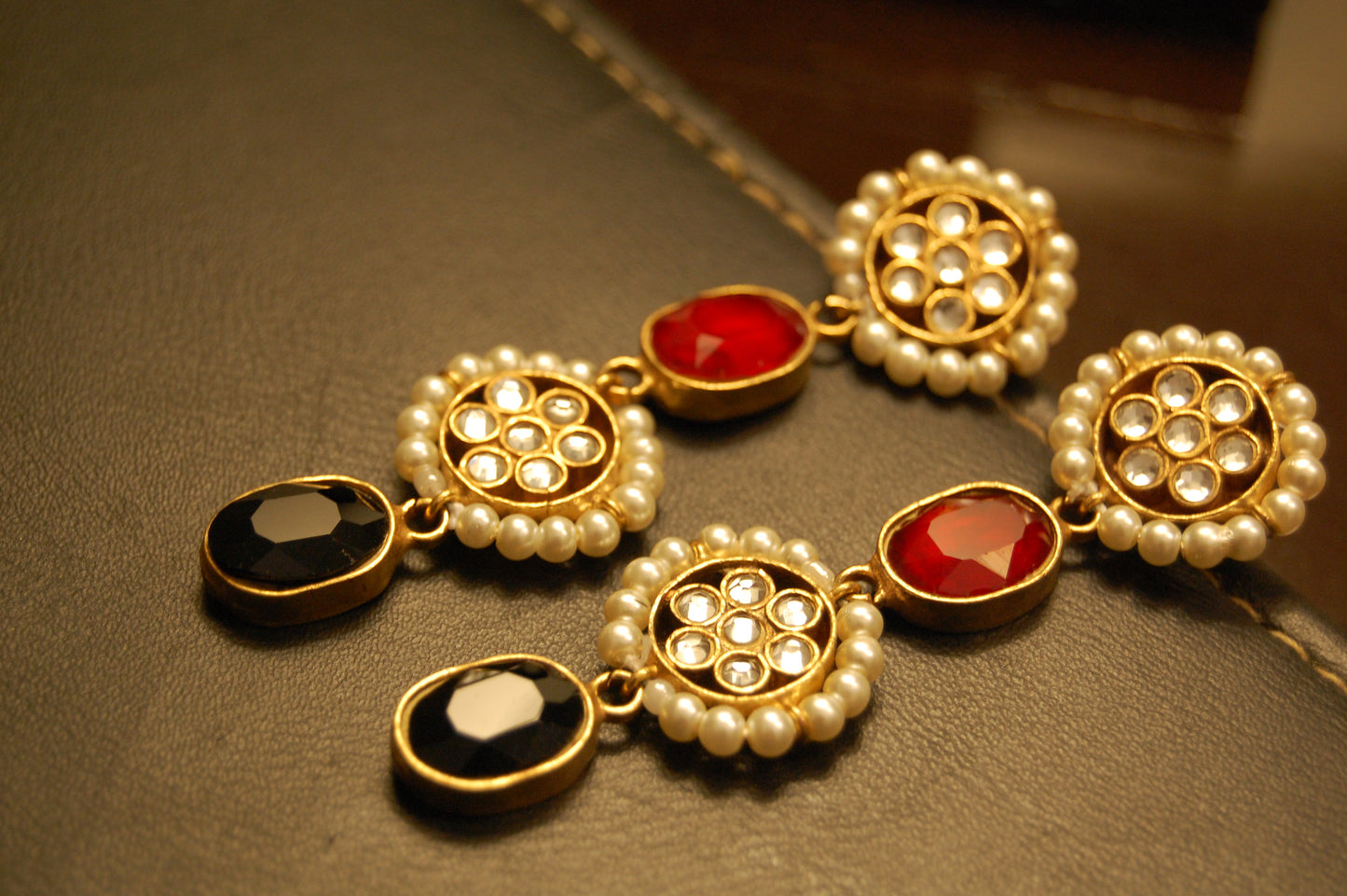 EARRING IN KUNDAN WITH RED & BLACK STONES