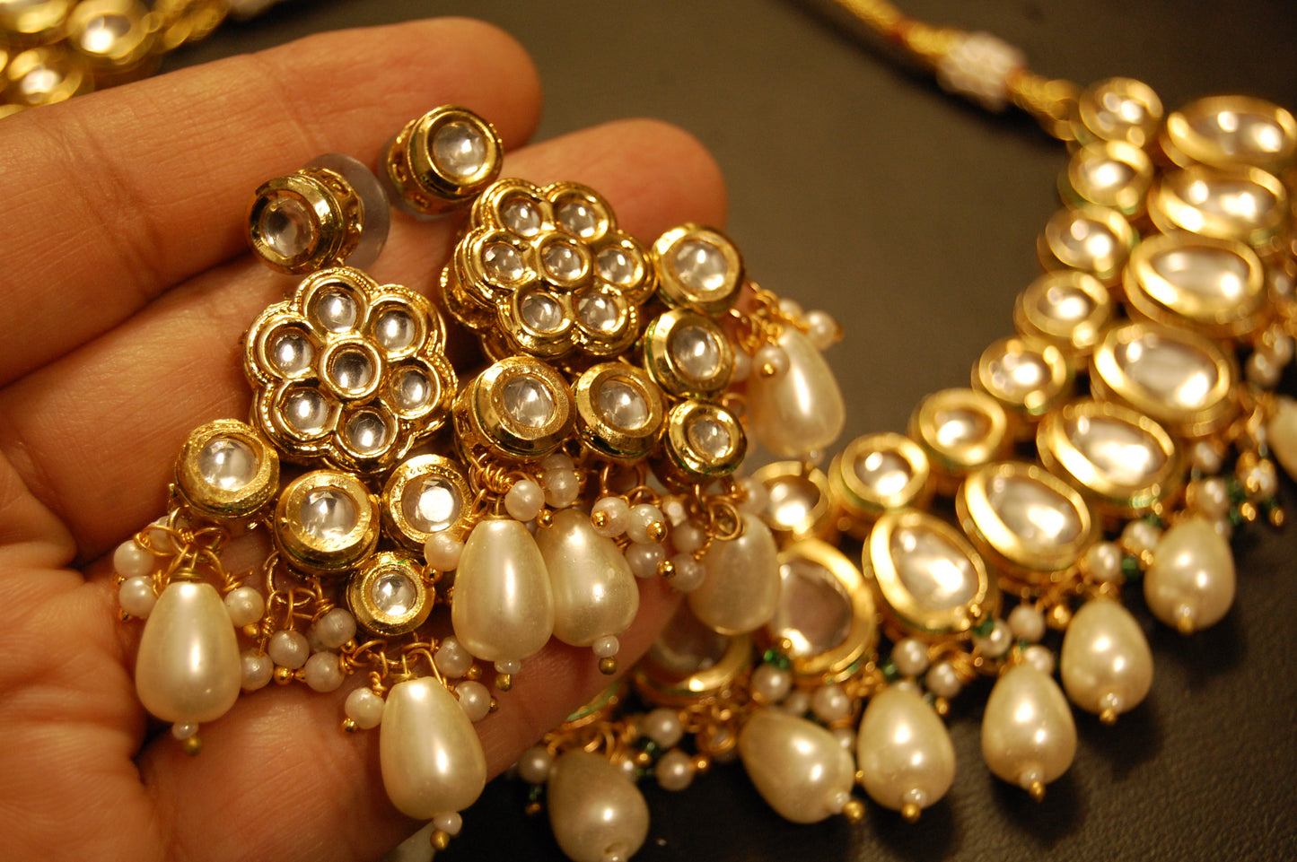 ELEGANT KUNDAN & PEARL SET