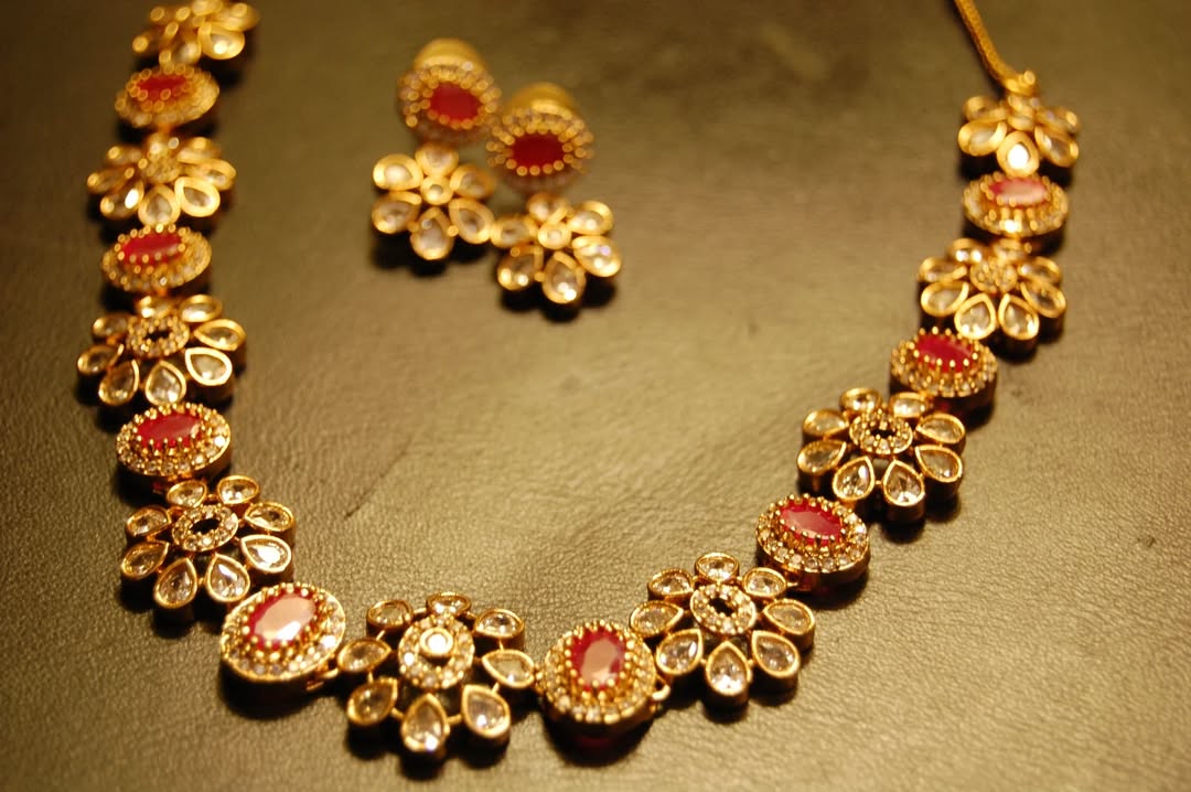 SOUTH INDIAN NECKLACE SET IN RED & ZIRCON