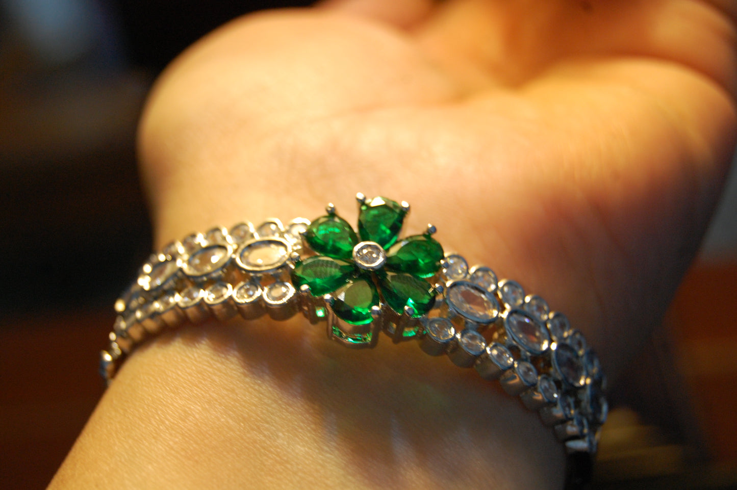 GREEN ZIRCON KARA