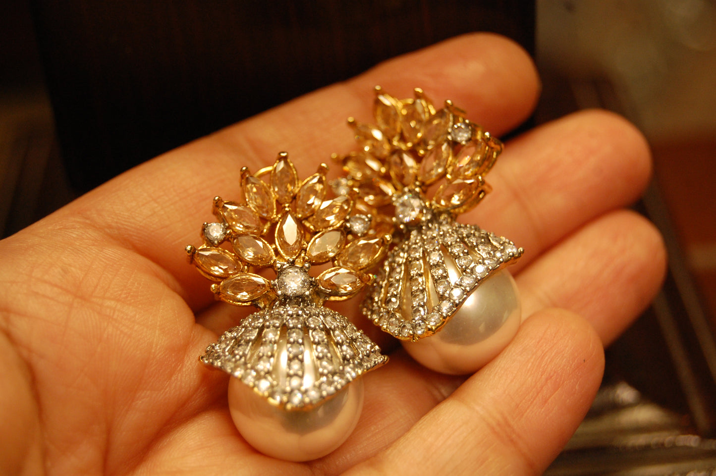 CHAMPAGNE, ZIRCON & PEARL EARRINGS