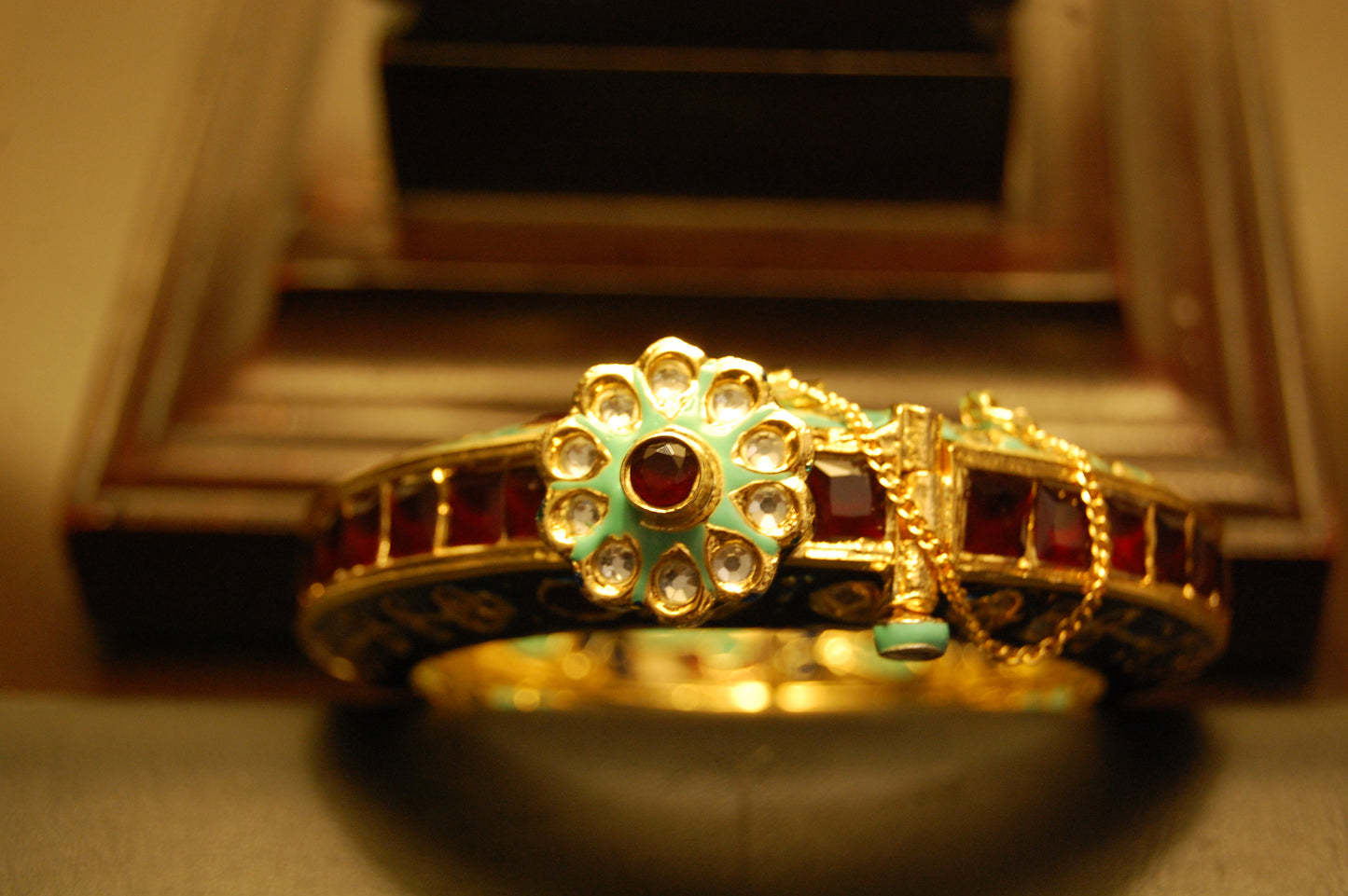 KARA IN MEENA & KUNDAN