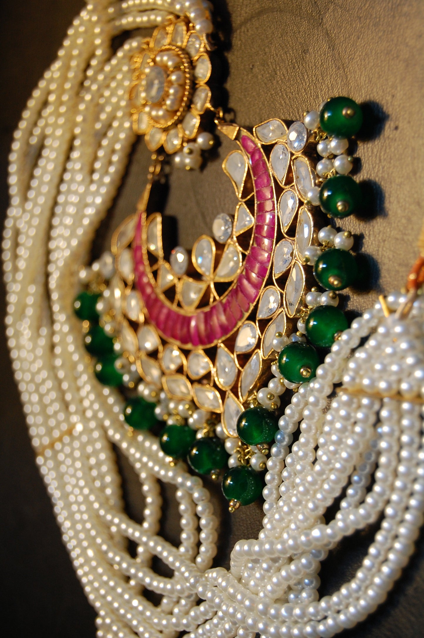 ELEGANT KUNDAN MALA IN RED & GREEN IN PEARLS STRING