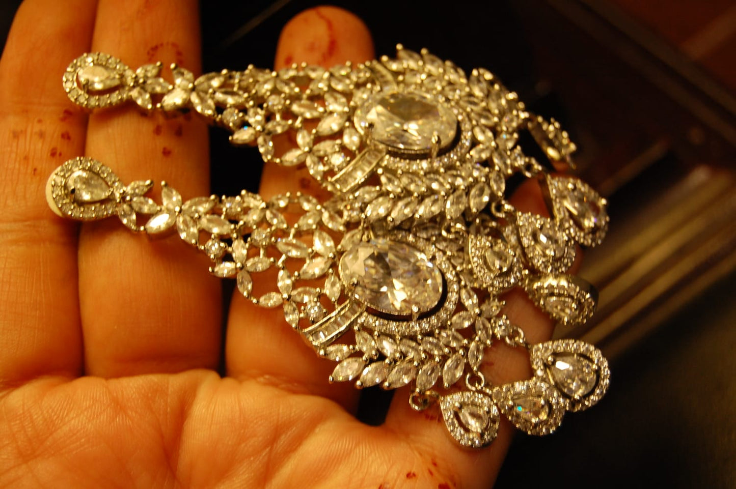 ELEGANT ZIRCON & EARRINGS