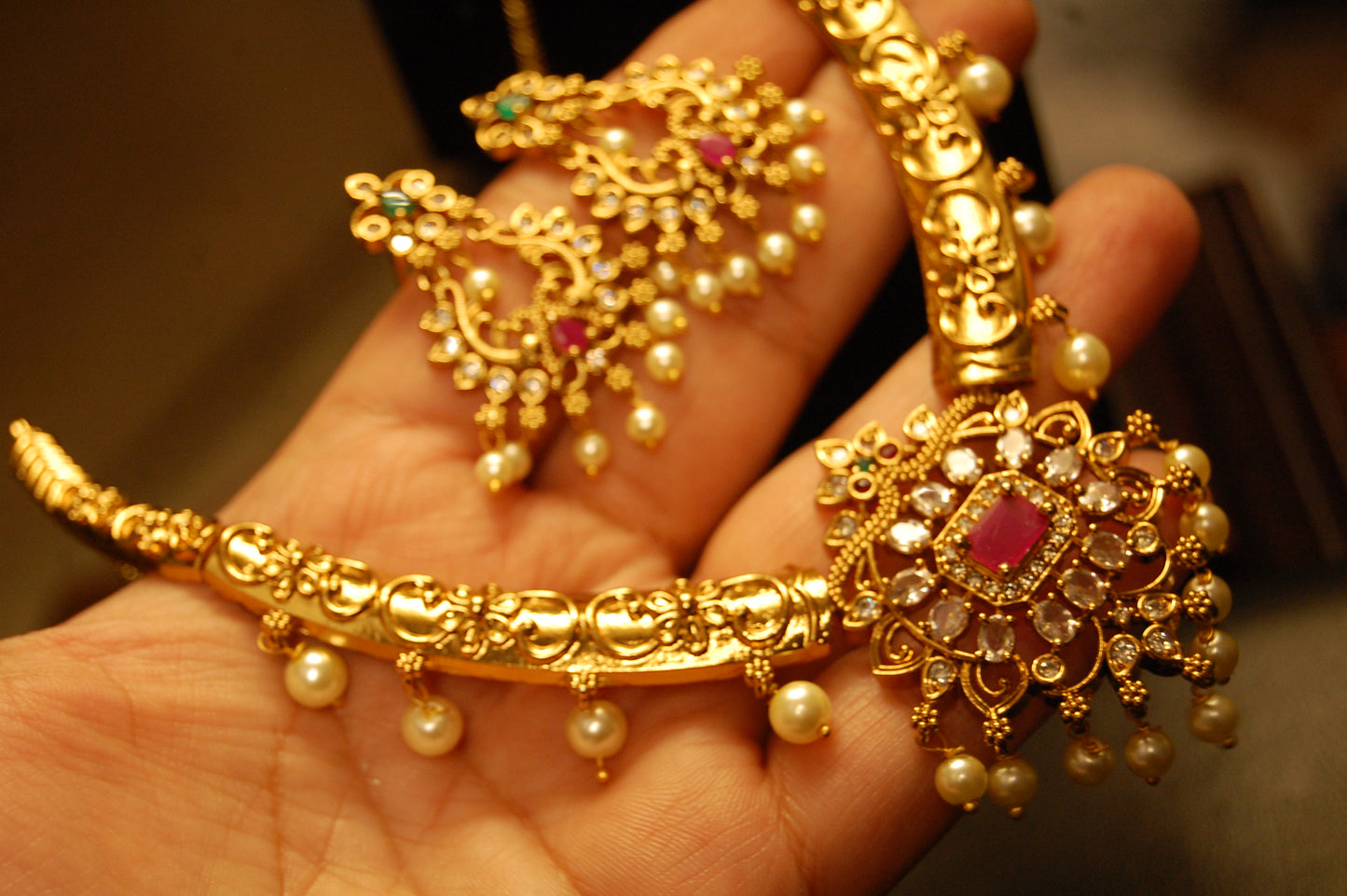 SOUTH INDIAN NECKLACE SET IN RED