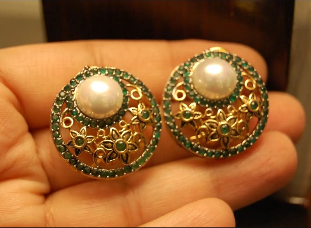 PEARL & GREEN STUDS