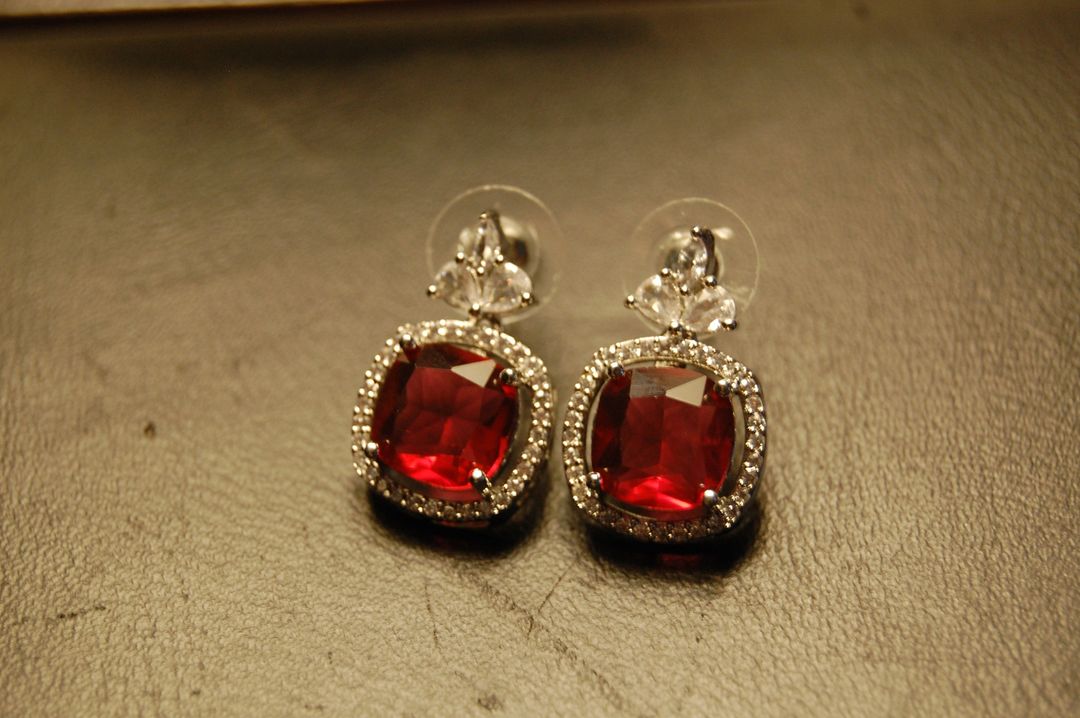 ELEGANT ZIRCON & RUBY RED EARRINGS