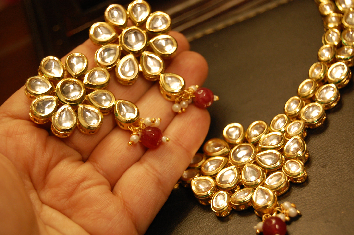 ELEGANT KUNDAN & RED SET