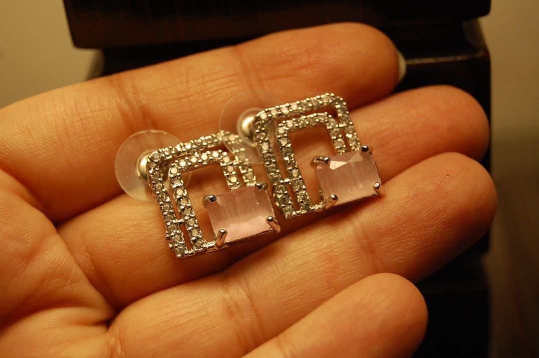 ZIRCON EARRINGS IN PINK