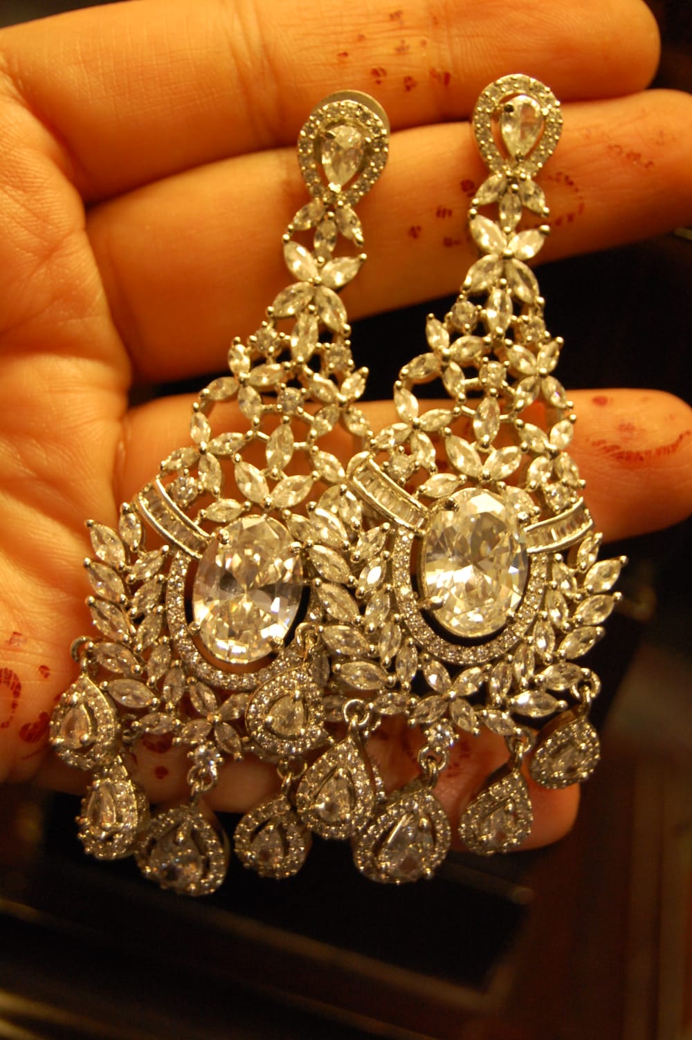 ELEGANT ZIRCON & EARRINGS