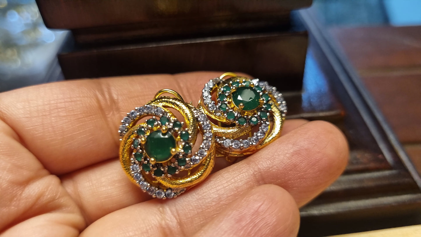 ELEGANT GREEN EARRINGS