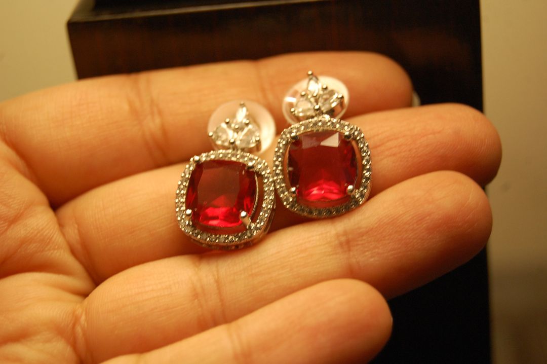 ELEGANT ZIRCON & RUBY RED EARRINGS