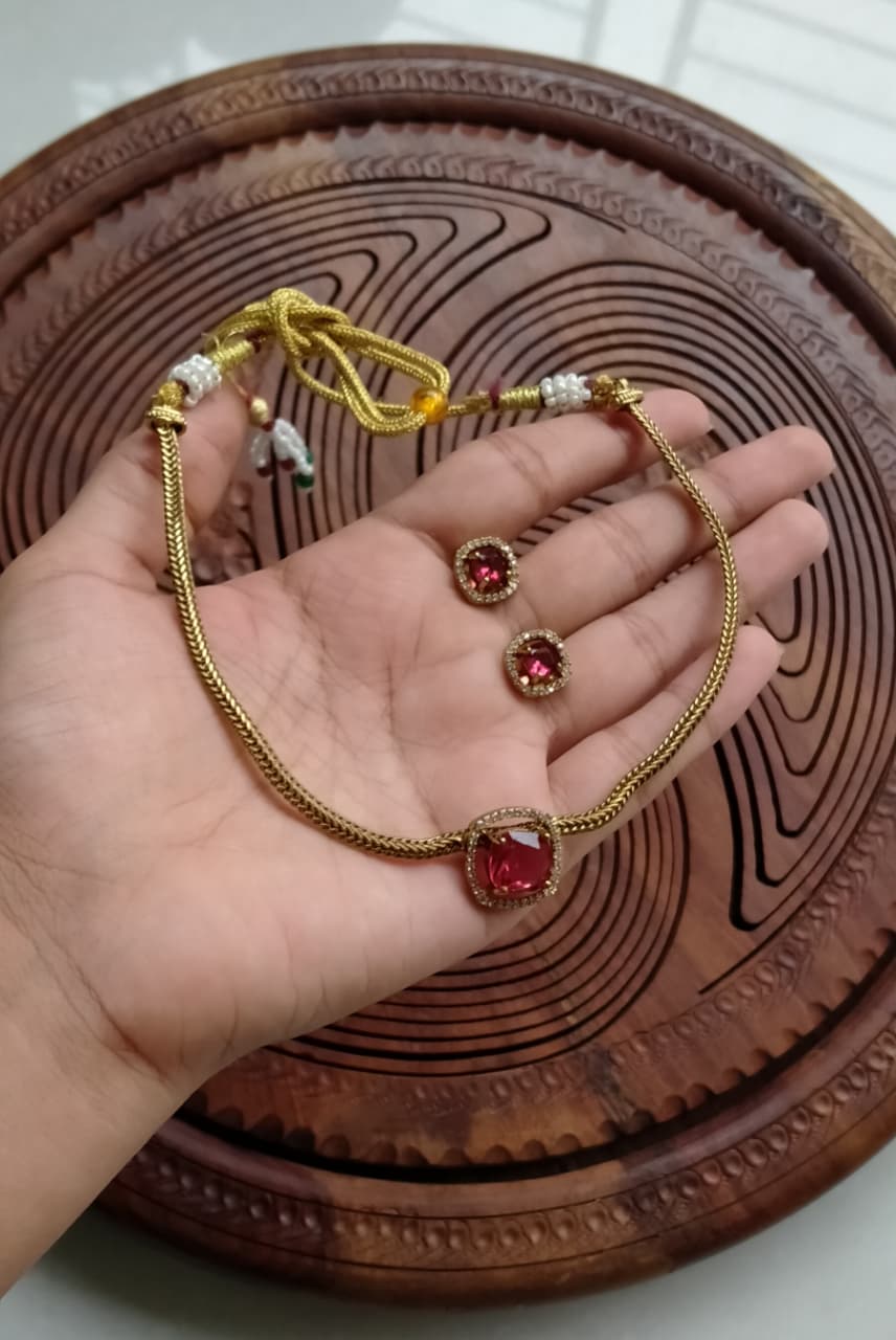 DELICATE RED & ZIRCON NECKLACE SET