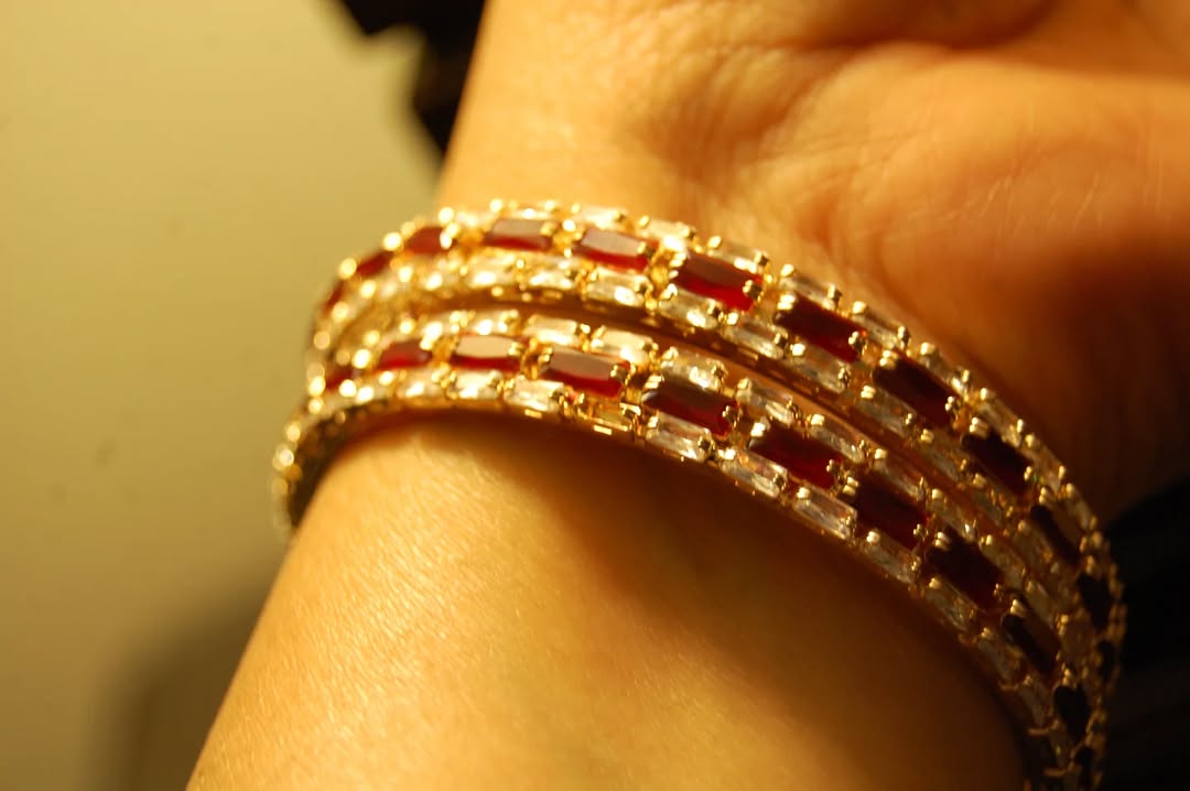 PAIR OF RED & ZIRCON BANGLES IN GOLDEN BASE