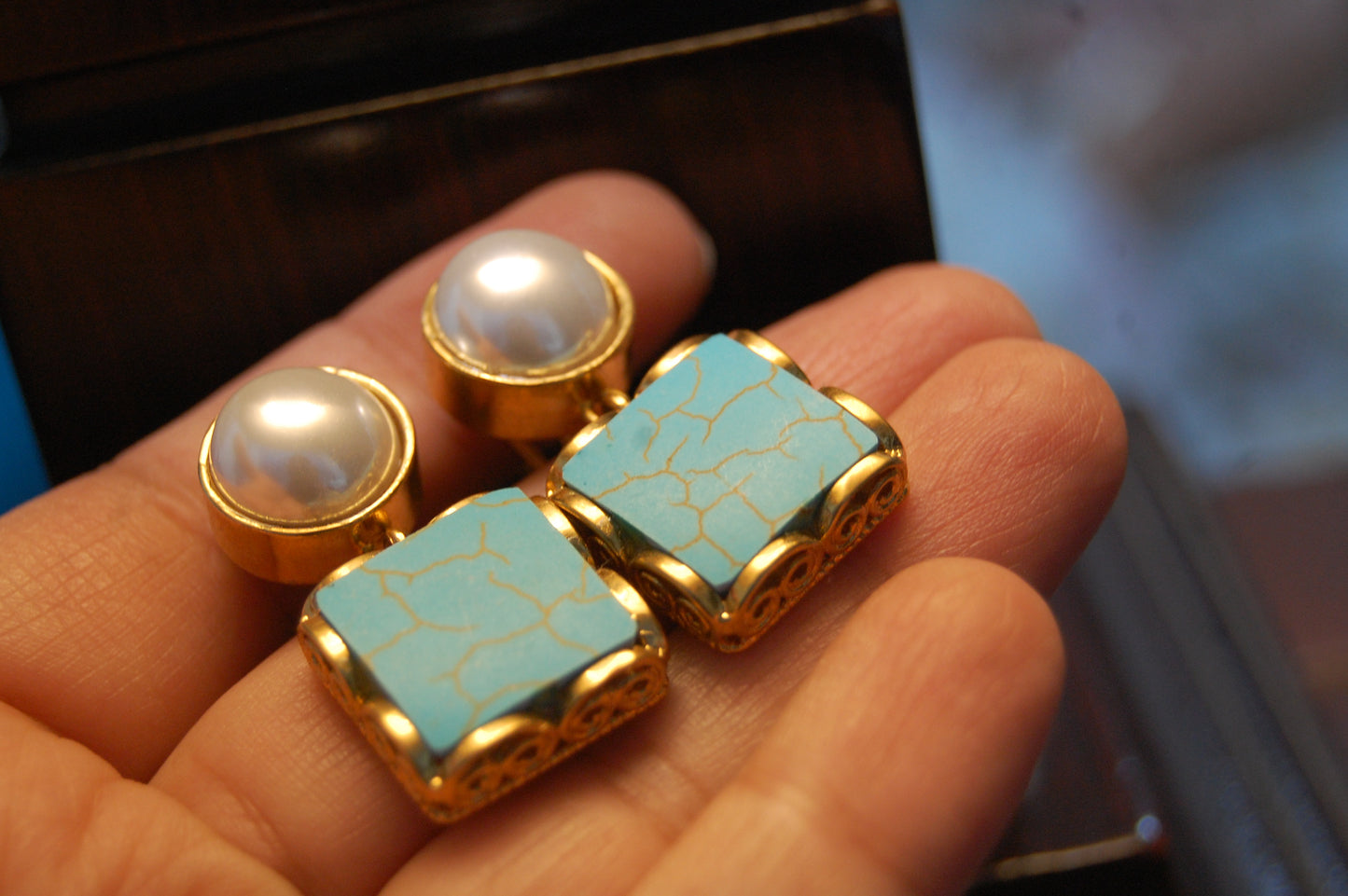 FEROZA PEARL EARRINGS
