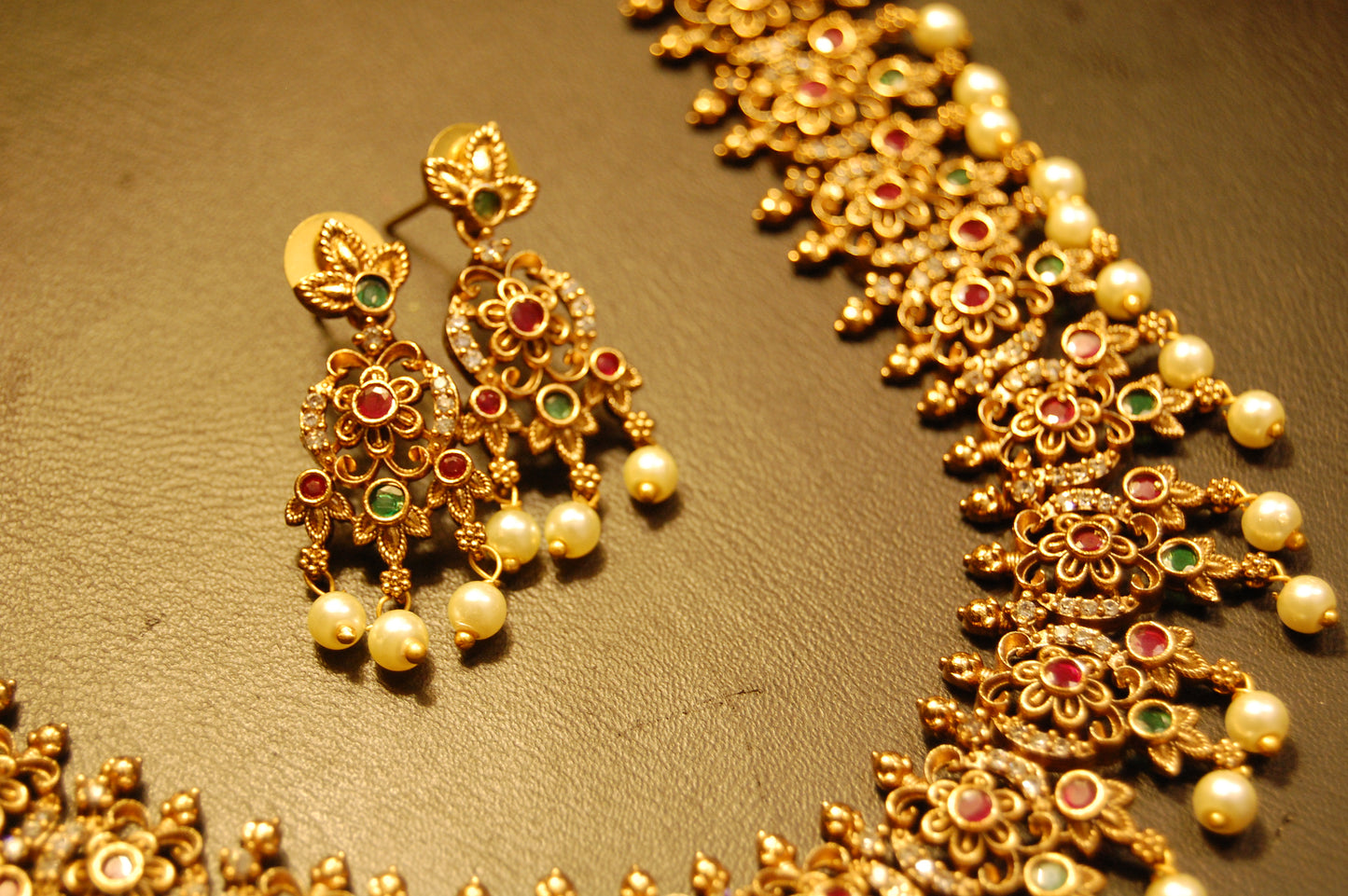 SOUTH INDIAN NECKLACE SET