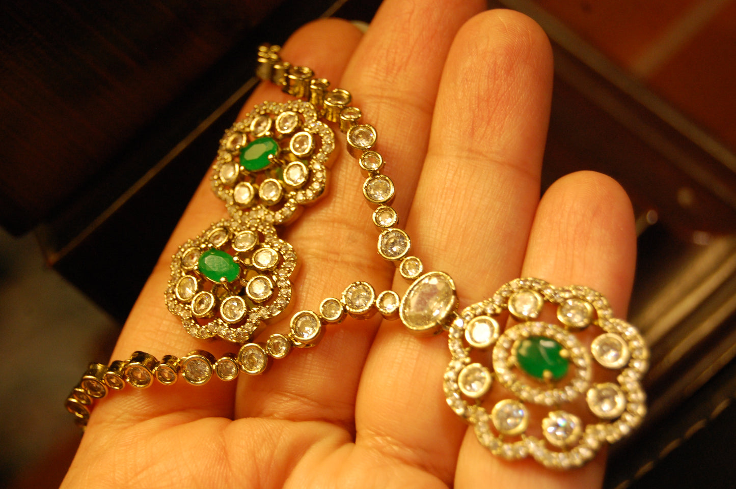 DELICATE GREEN & ZIRCON NECKLACE SET