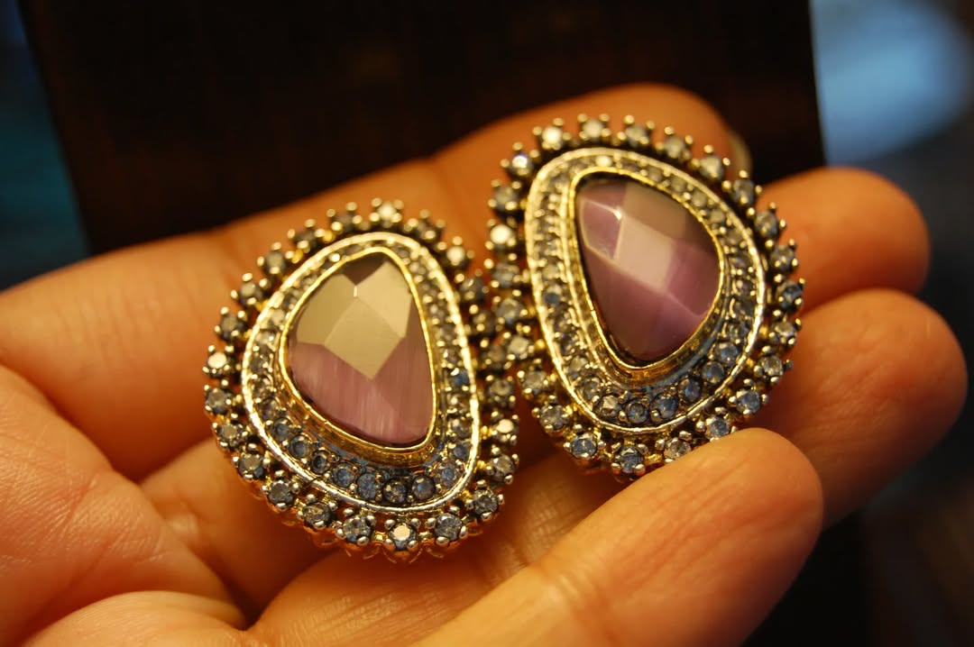 PURPLISH LILAC ZIRCON EARRINGS