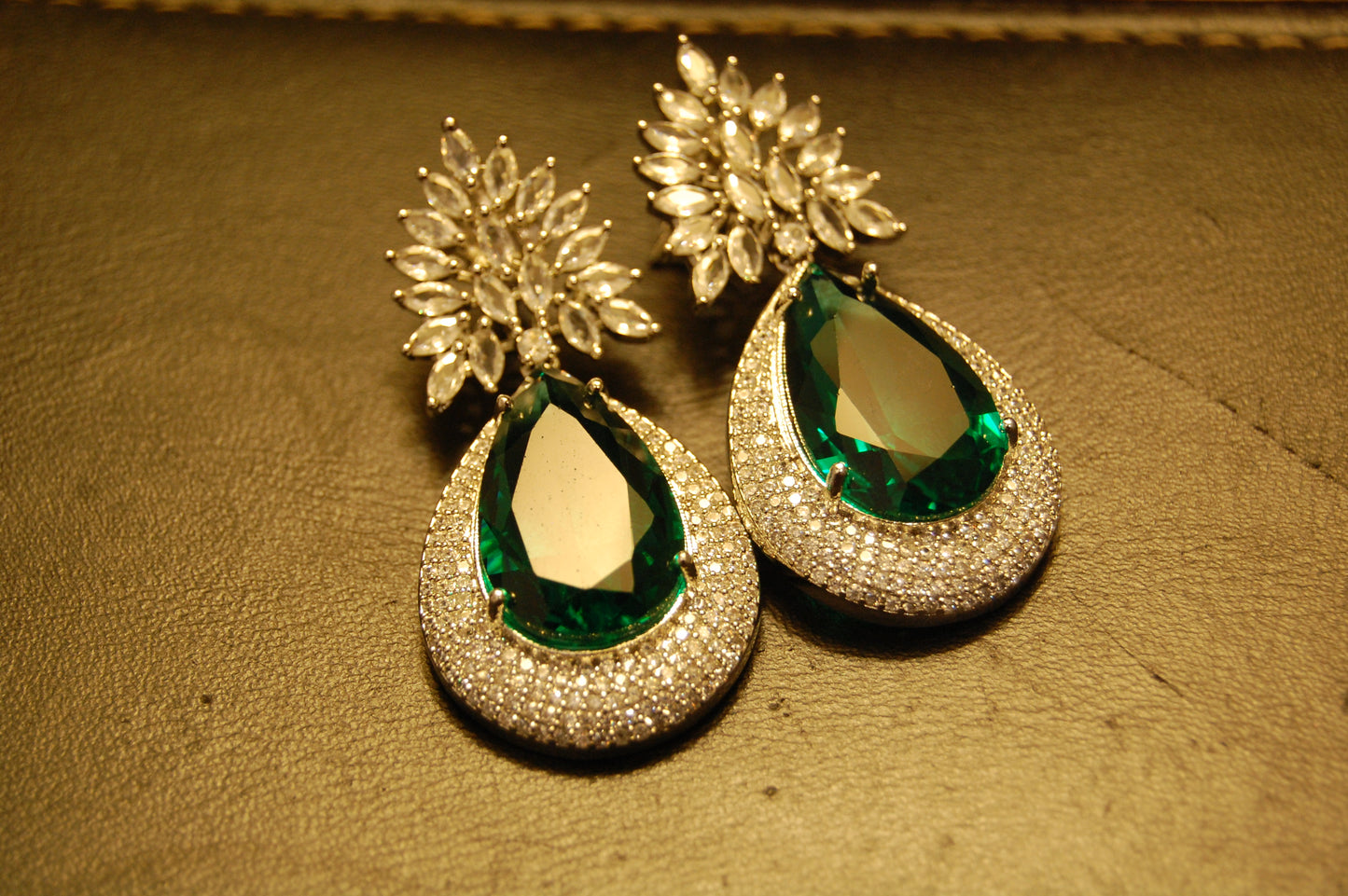 GREEN ZIRCON EARRINGS