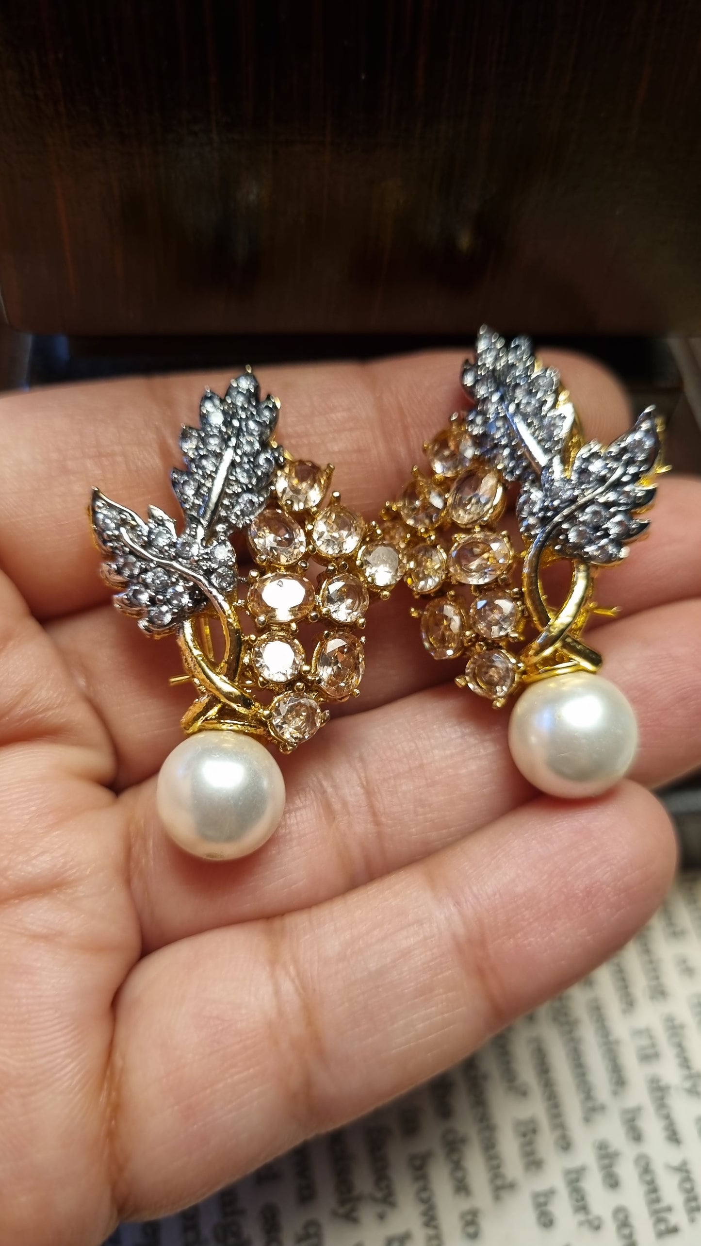 CHAMPAGNE & ZIRCON EARRINGS