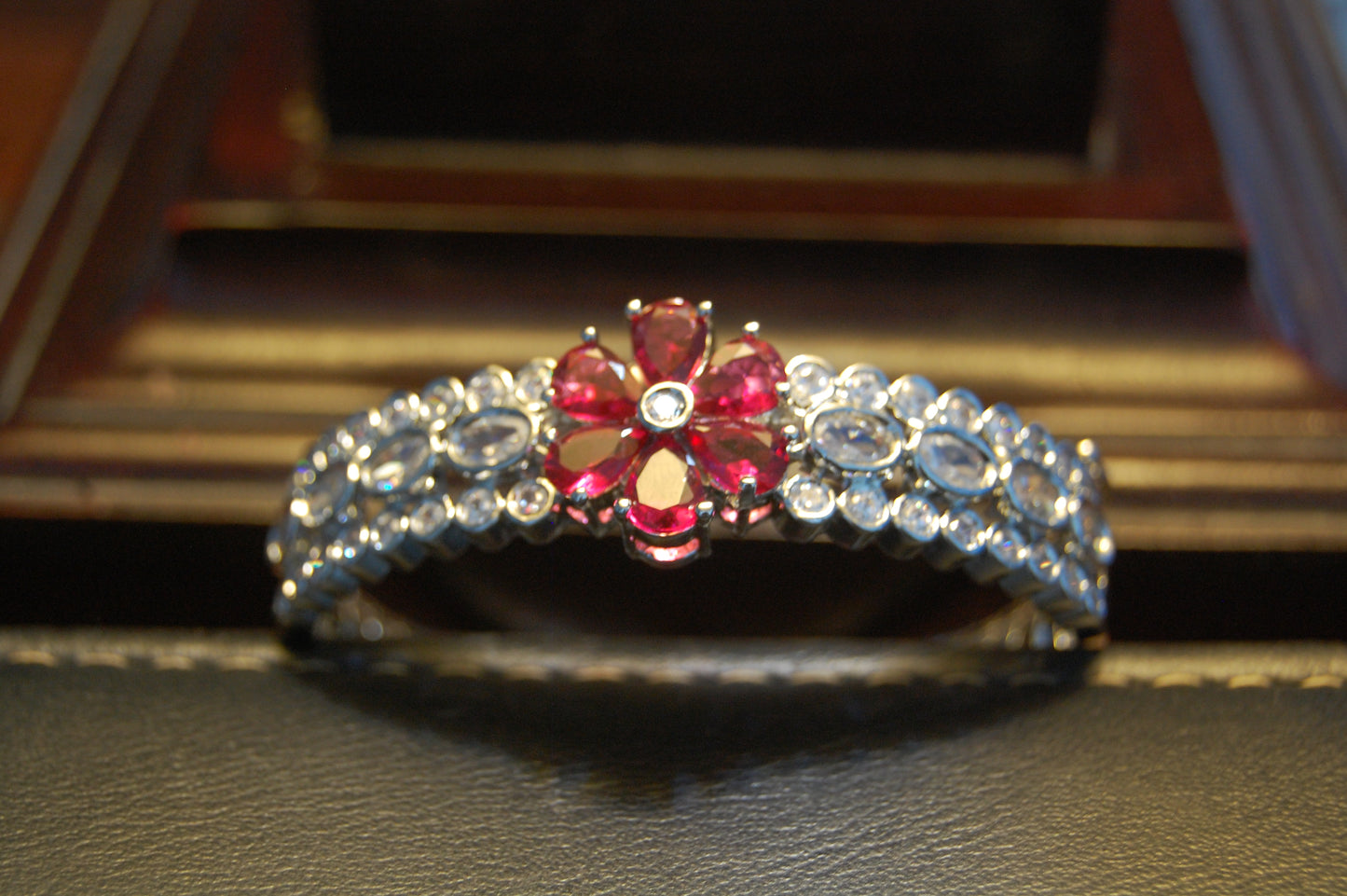 RED ZIRCON KARA