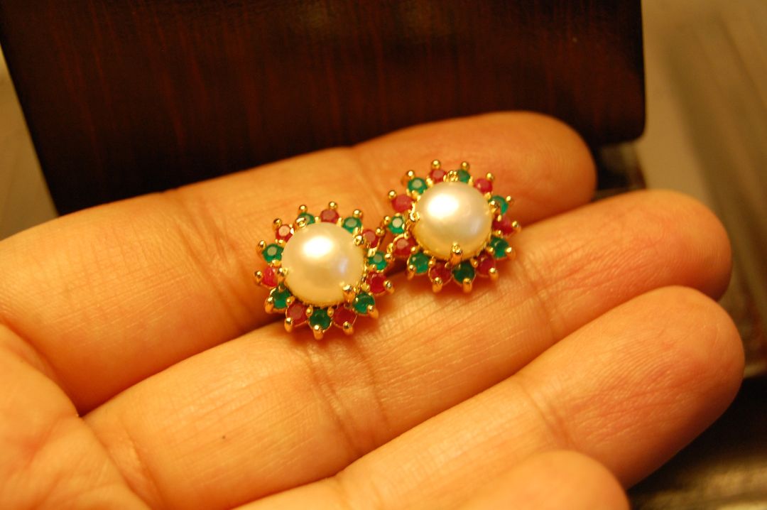 EVERYDAY STUDS IN NAURATAN & PEARLS