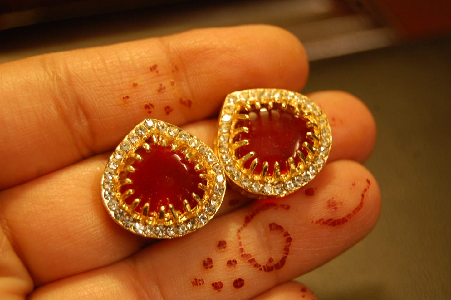 SMALL RED EARRINGS WITH ZIRCONS